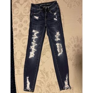 Never worn. They are to small for me. American eagle ripped jeans